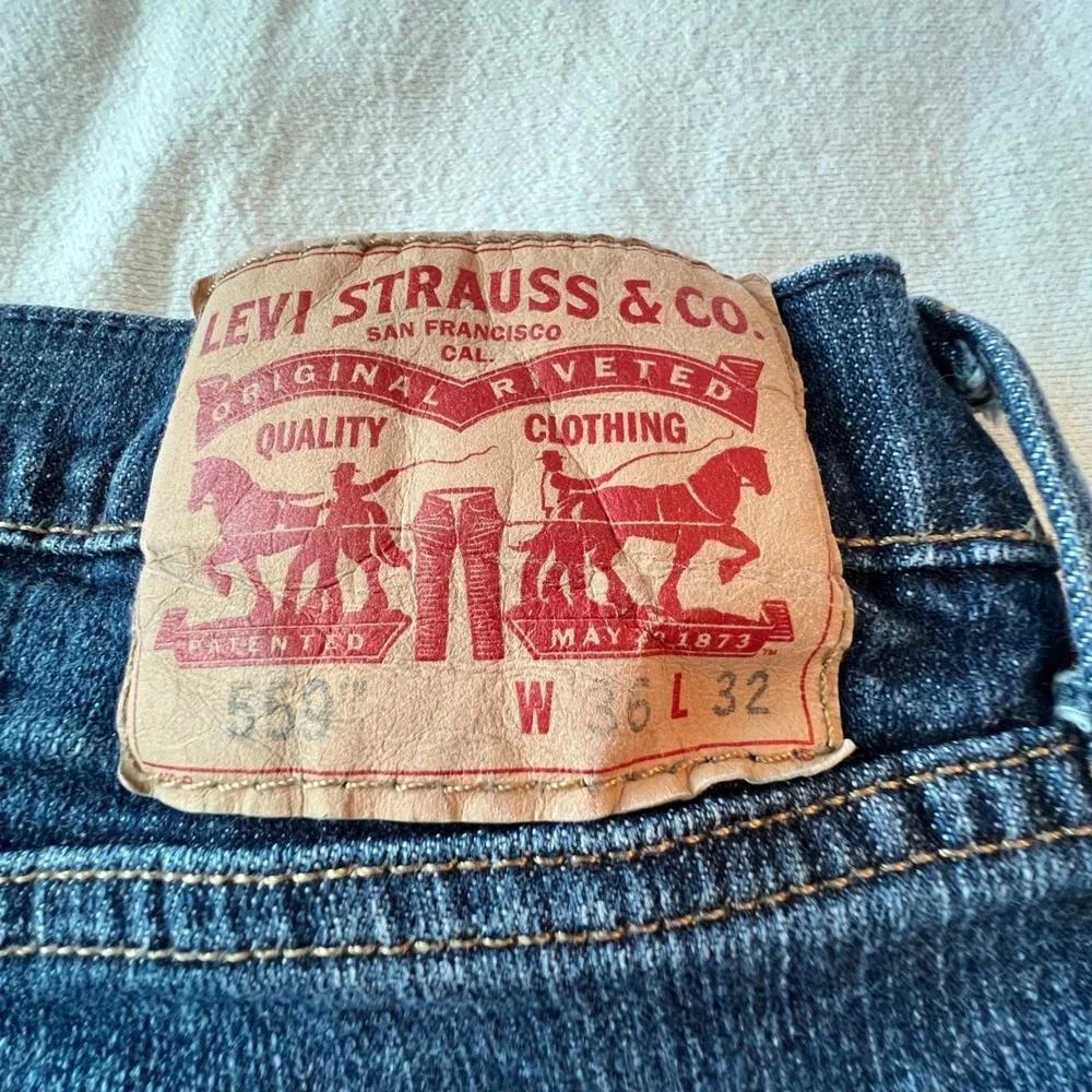 Levis 559 Relaxed Straight Jeans Mens 36x32 Blue Medium‎ Wash Denim 00559-0461